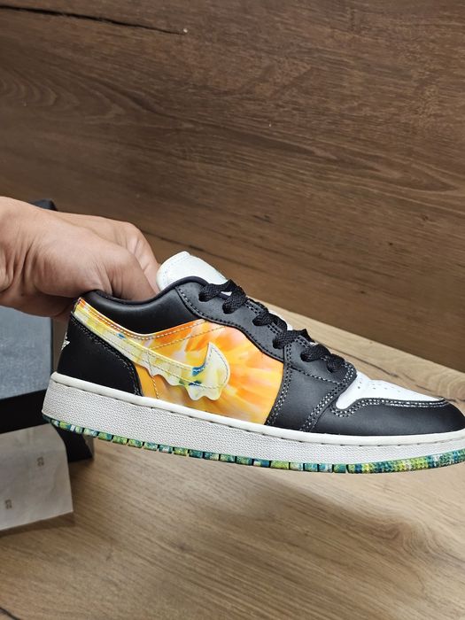 Air Jordan 1 Low SE GS DJ6252-038