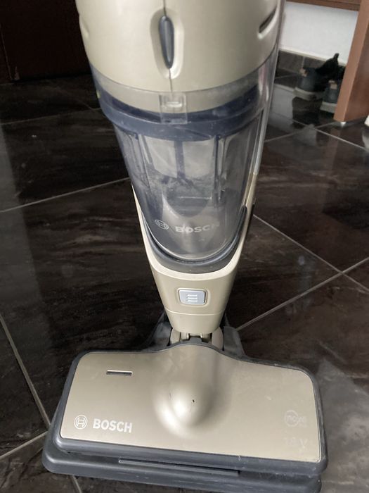 Прахосмукачка Бош Bosch 2в1 Вертикална ръчна сгъваема дръжка, батерия