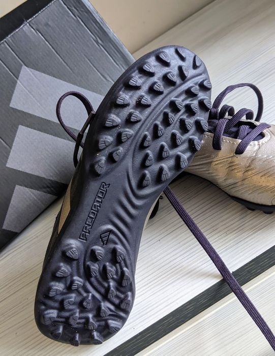 стоножки  Adidas  32 номер  златисти