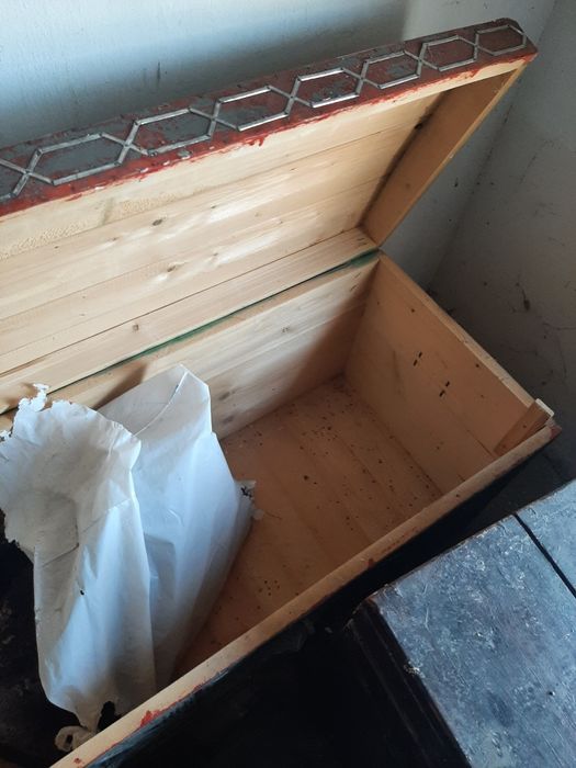 Сандық екі дана 1 сырты темір, 2ағаш