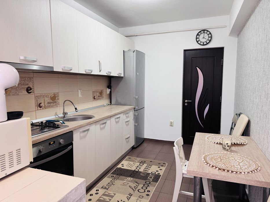 Inchiriez apartament