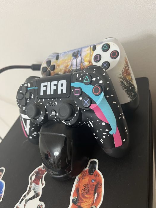 Продам пс 4 хорошее состаяние