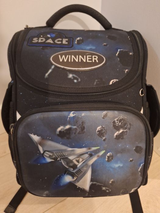 Продам рюкзак школьный