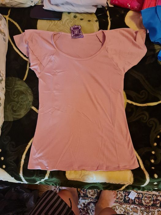 Tricouri dama de vanzare