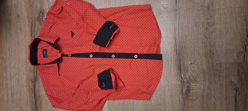 Продавам лот от дрехи за момче.