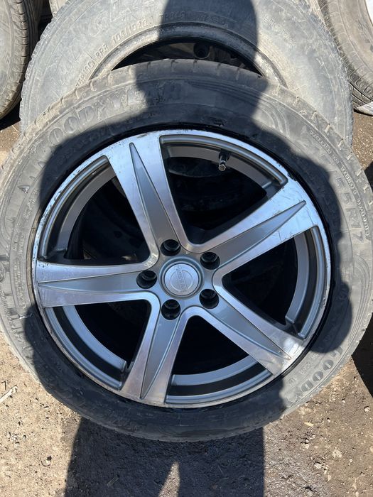 Продается шина вместе с дисками комплекте