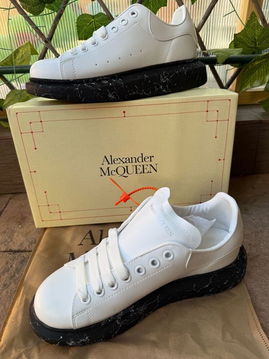 Alexander MCQ U E E N produs nou PREMIUM