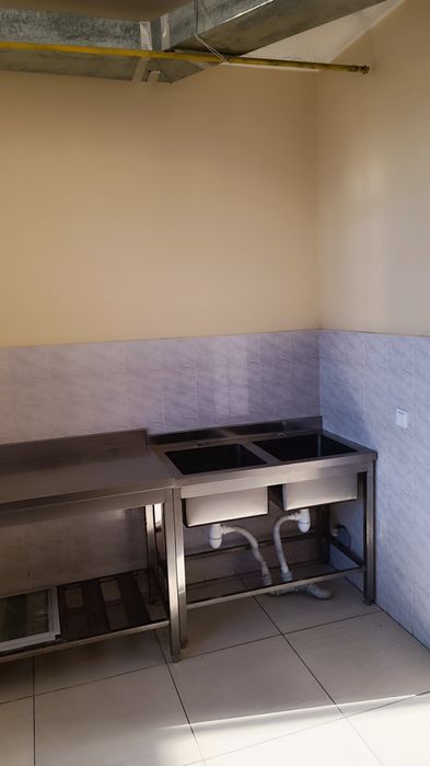 Урганч Шахар Саноатчилар кучасида жойлашган бино ижарага берилади.