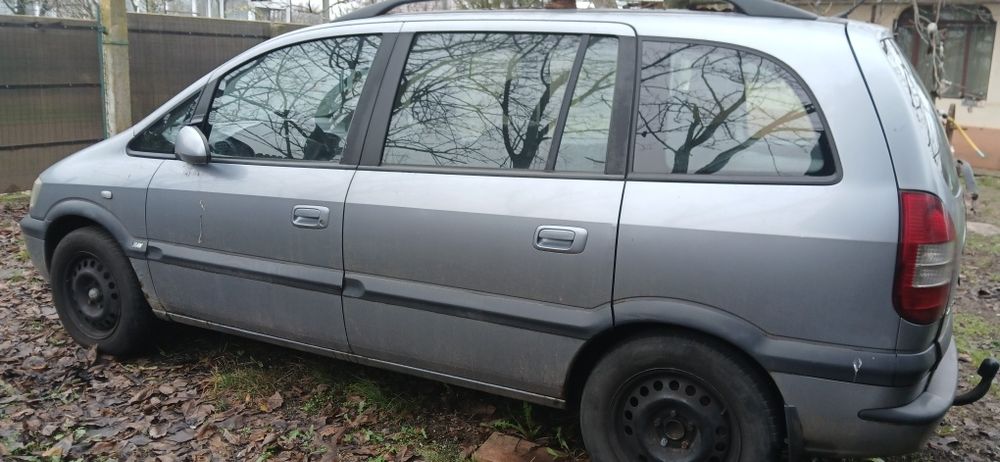 Vând Opel Zafira pentru piese de schimb, auto radiată, 2004, 2.2 DTI