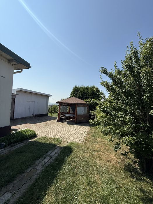 Casa de vanzare in plopeni - 35 ari