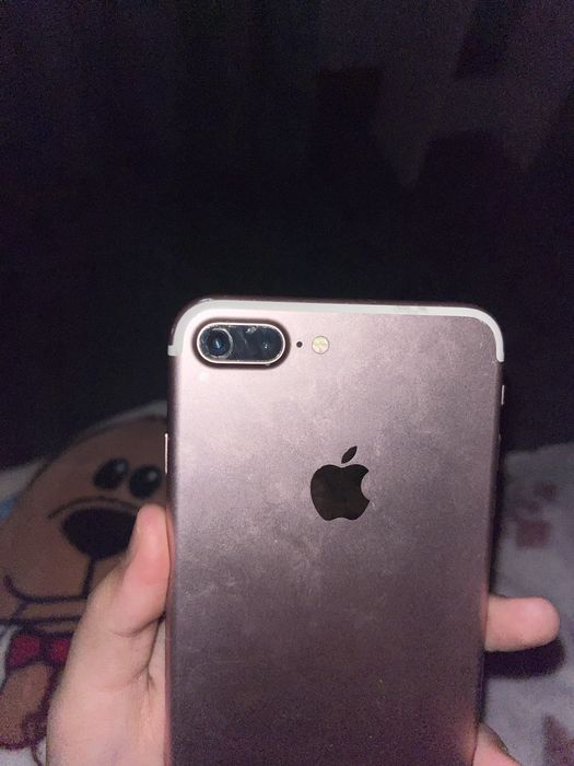 Продам айфон 7 плюс