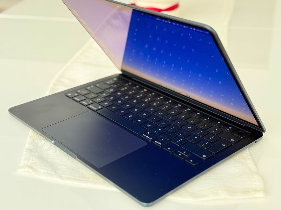 Macbook Air M2 2022 Midnight 256GB