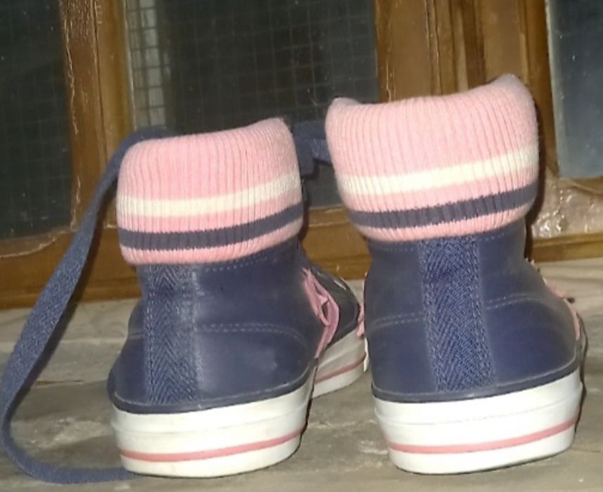 Converse damă din piele naturala moale si tricot