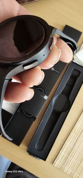 Продавам Galaxy Latch 5 PRO-LTE