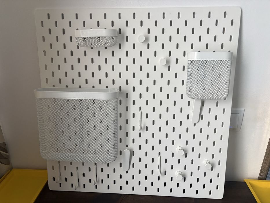 Panou perforat de birou cu accesorii Ikea