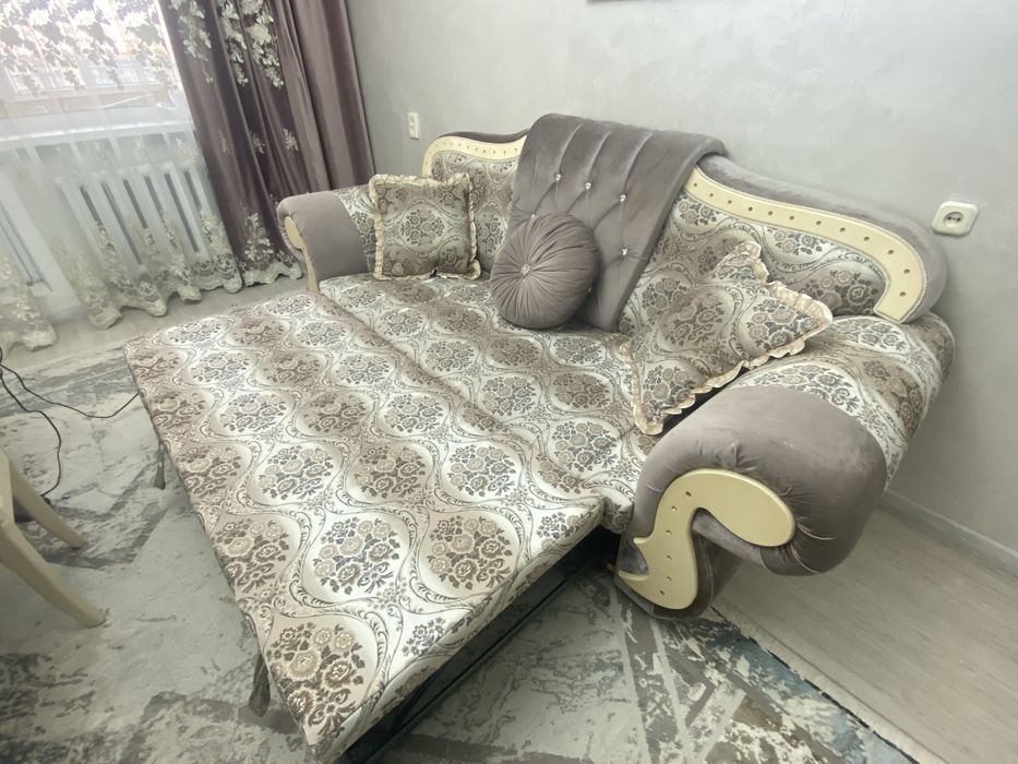 Продам Диван в хорошем состоянии
