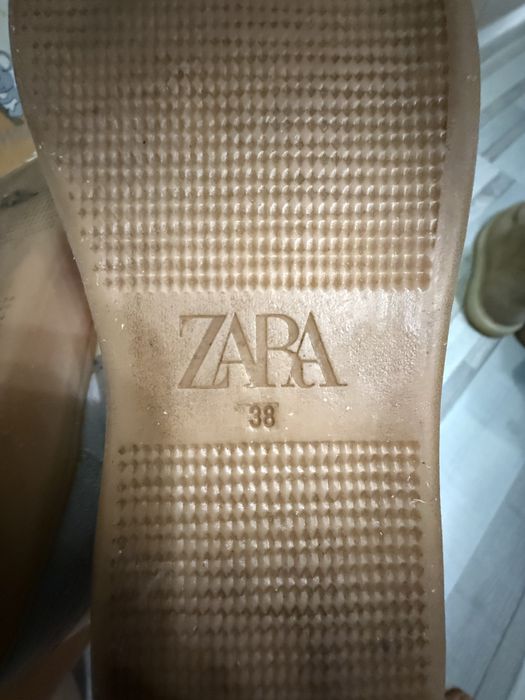 Продам кеды зара