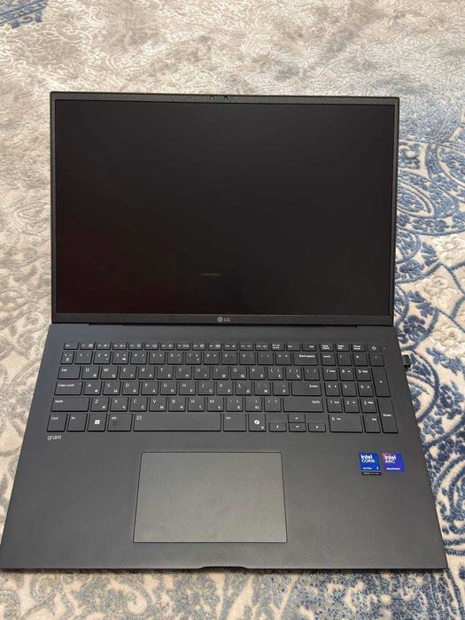 LG Gram 17 ULTRA 7