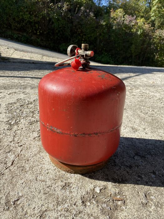 Продавам гозова бутилка