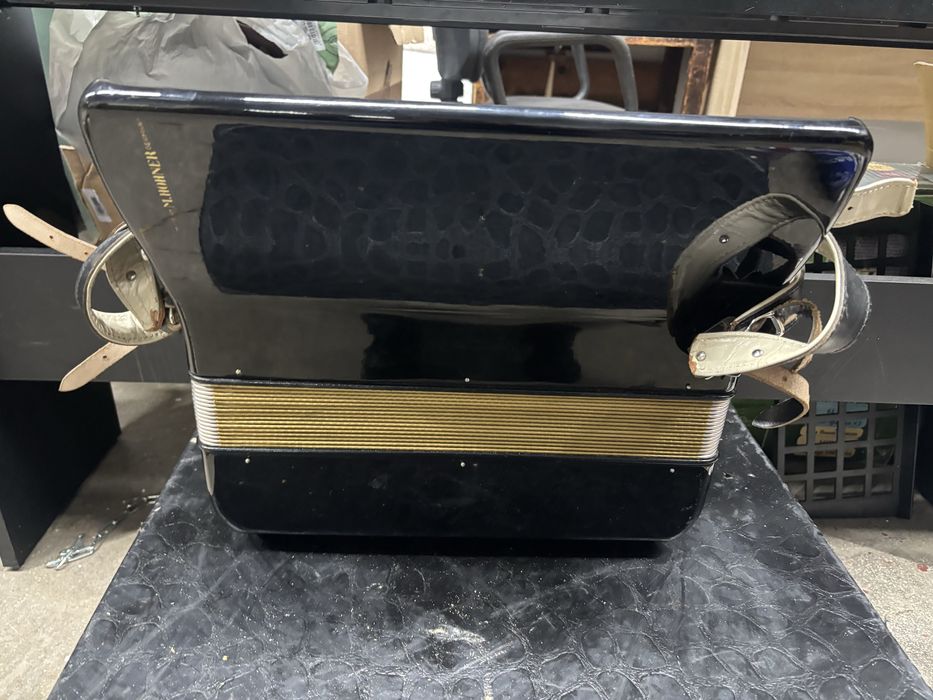 Acoedeon Hohner Concerto 3 cu 72 de basi