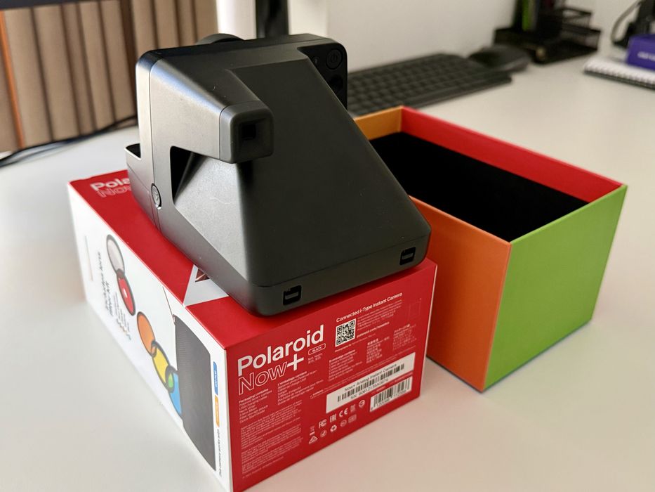 Aparat foto instant Polaroid Now Plus