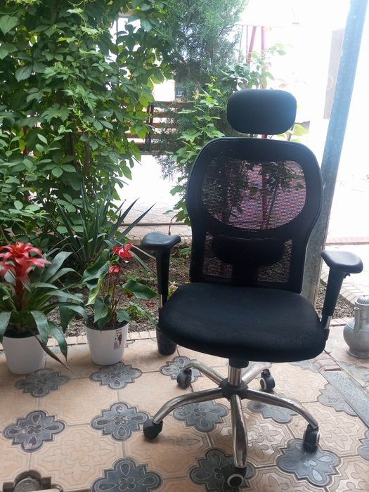 Кресло офисное..