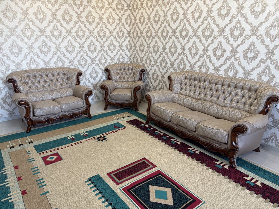 Продам комплект диванов