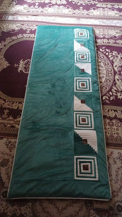 Көрпеше сатамын.