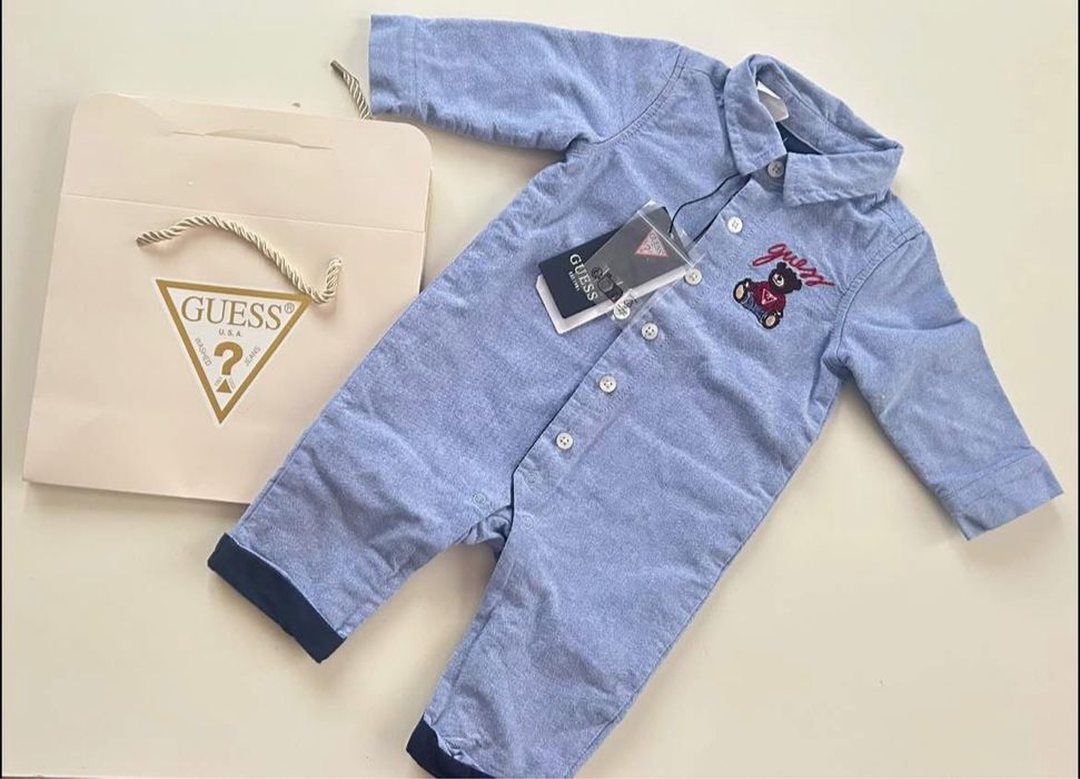Guess официален ромпър за момче