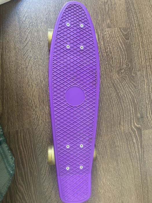 Pennyboard mov cu luminite