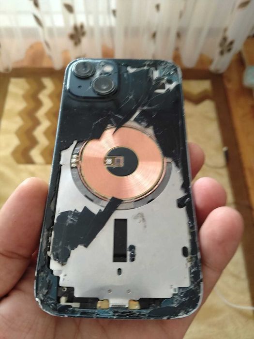 iphone 13 pentru piese