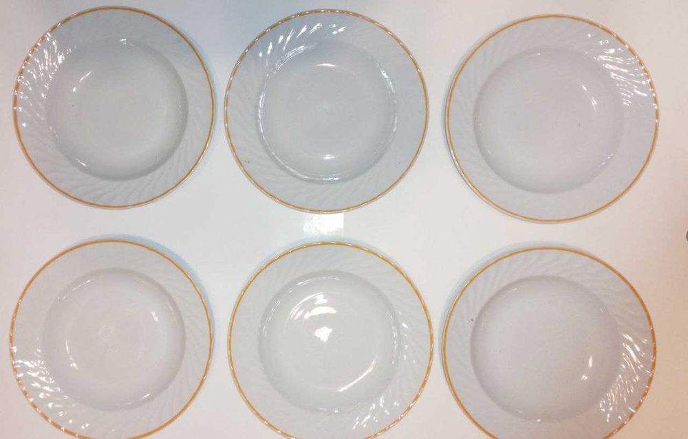 нов български сервиз от 25 части с оранжев кант