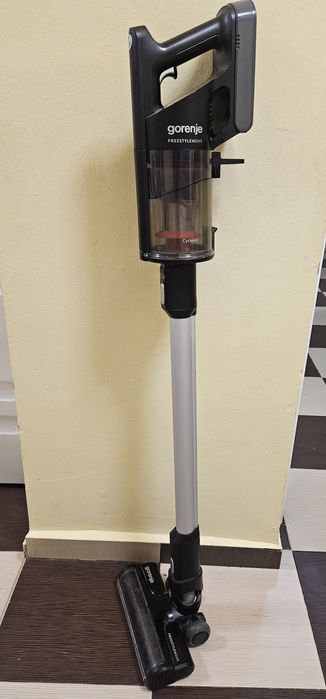 Вертикална прахусмокачка