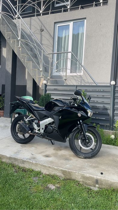 Honda cbr 125 (cat A1 16ani)