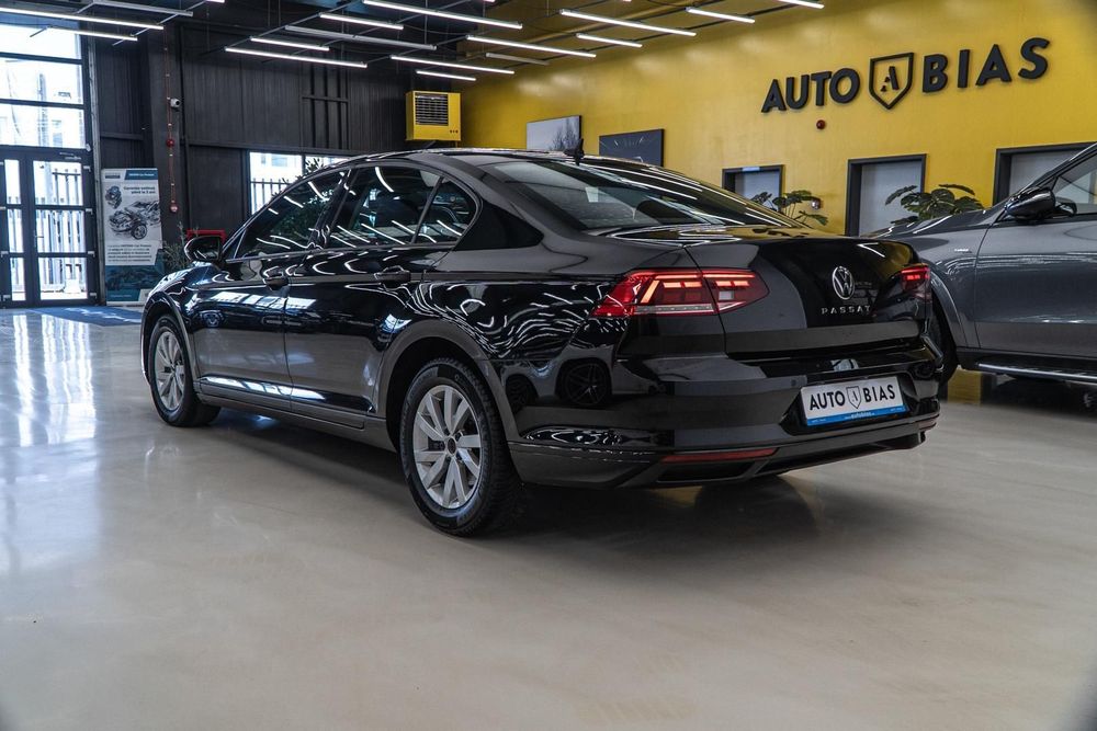 Volkswagen Passat Led/Camera/AirCare/CarPlay/AndroidAuto/Tva/Leasing - Rate FARA AVANS