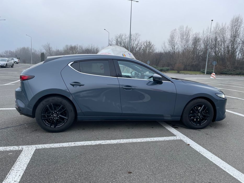 Mazda 3  SkyActive  X 2.0 benzina/Hibrid