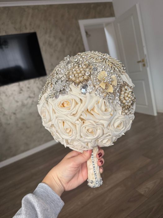 Vând buchet de mireasă