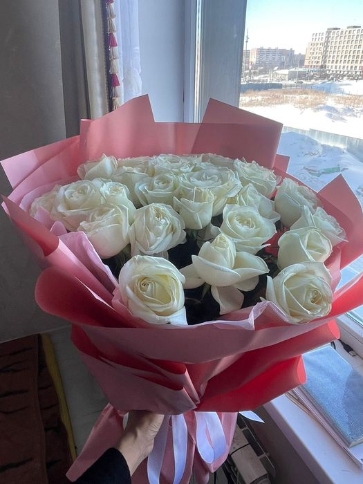 Цветы белые розы