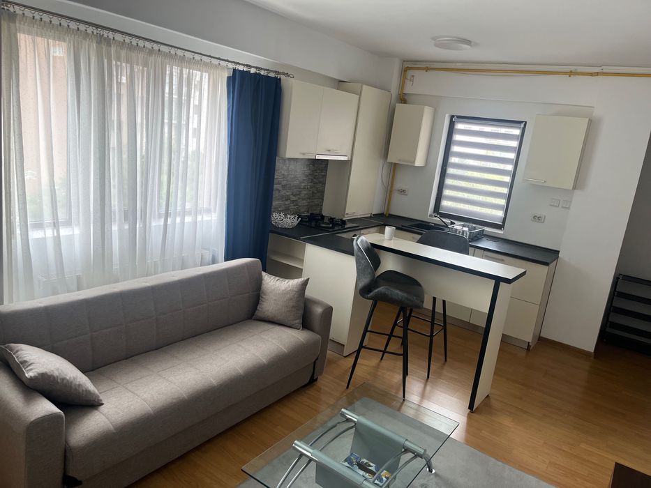 Închiriez apartament în Class Park