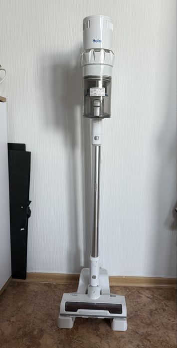 Продам Вертикальный Пылесос Haier HVC250.