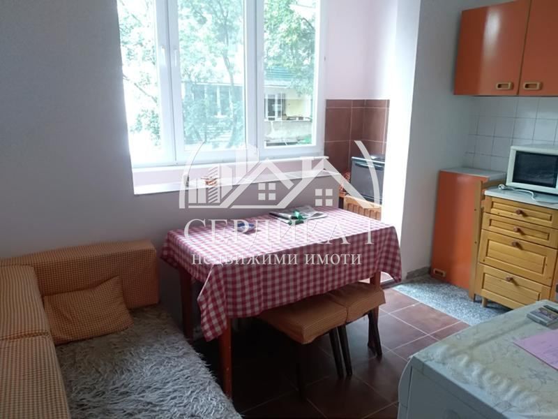 Дава се под наем Двустаен апартамент в София, Свобода - 65 кв.м за 348.84 € - Снимка #1