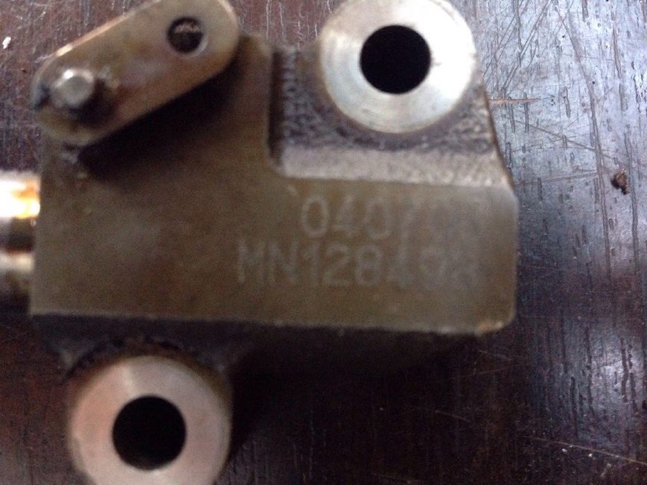 Обтегач и държач на ангренажна верига за Mitsubishi Colt 1.5 бензин (2003-2009)