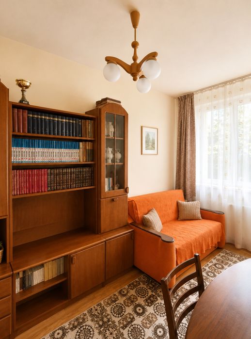 Apartament 3 camere, 56 mp utili + balcon închis, centrală proprie, etaj 3/4 – zona Corvin, Hunedoara