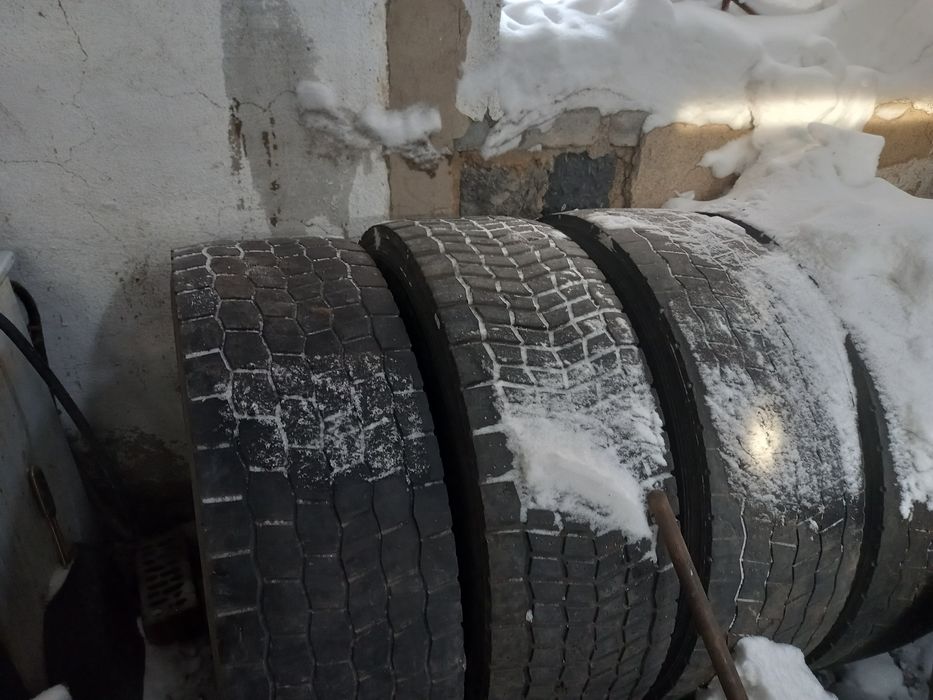 Продаётся. Резина не дорого.