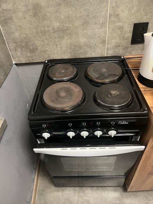 Продам электрическую плиту