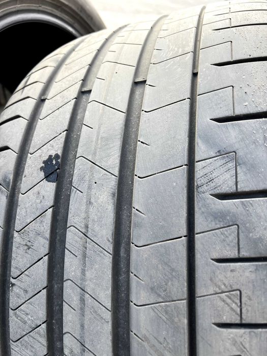 Летни гуми Pirelli P Zero 315/40/21 ( 2 броя, като нови, дот:2823)