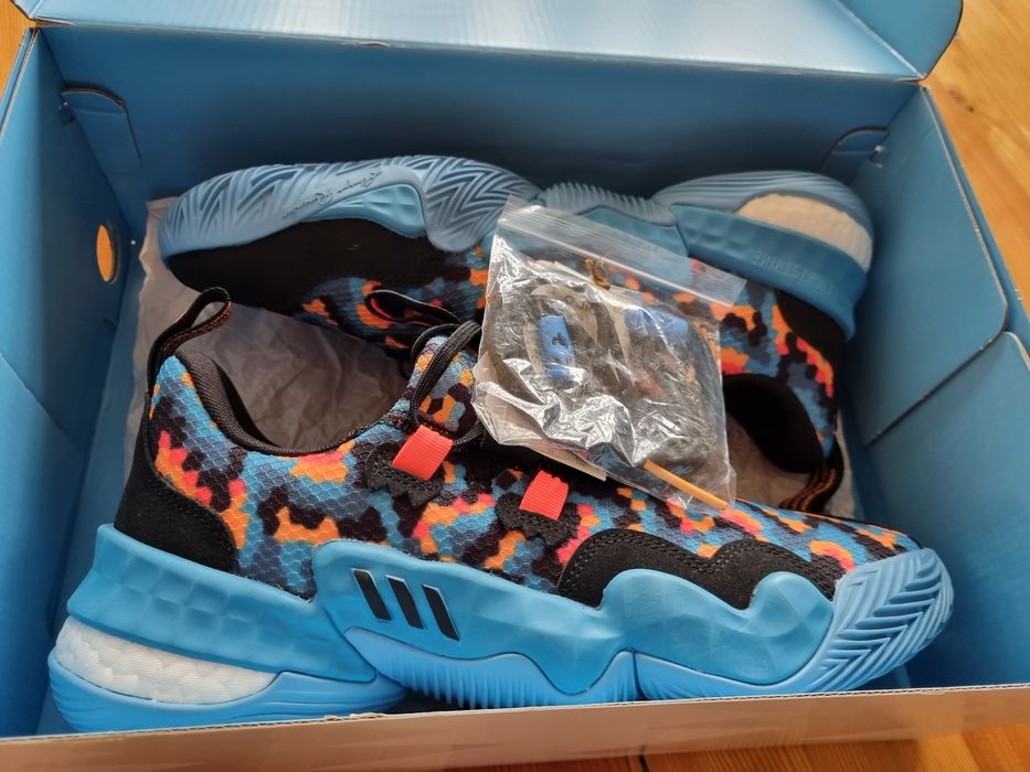 Продаются оригинальные баскетбольные  кроссовки Adidas Trae Young 1