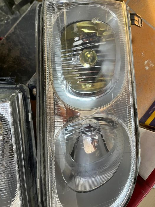 Продам фары на делику