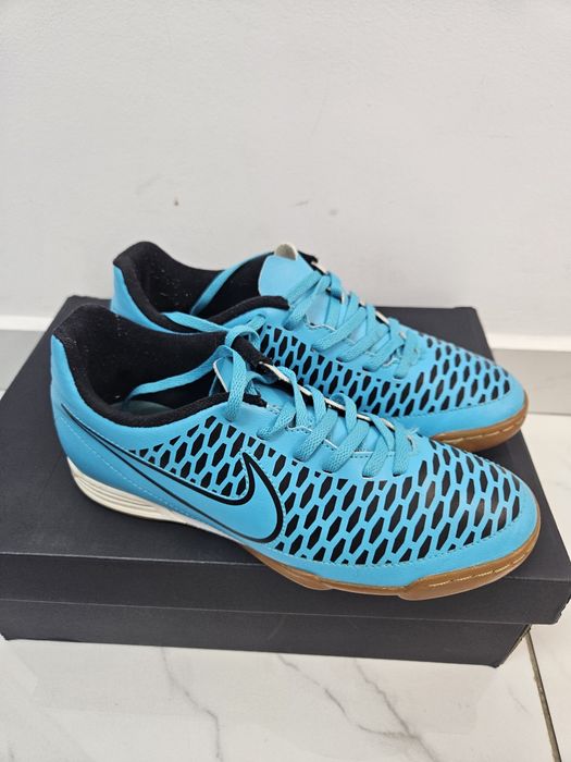 Ghete / Adidași fotbal sală Nike mărimea 40 - Impecabili