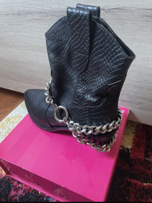 Ciocate versatile din piele naturala facute pe comanda 37